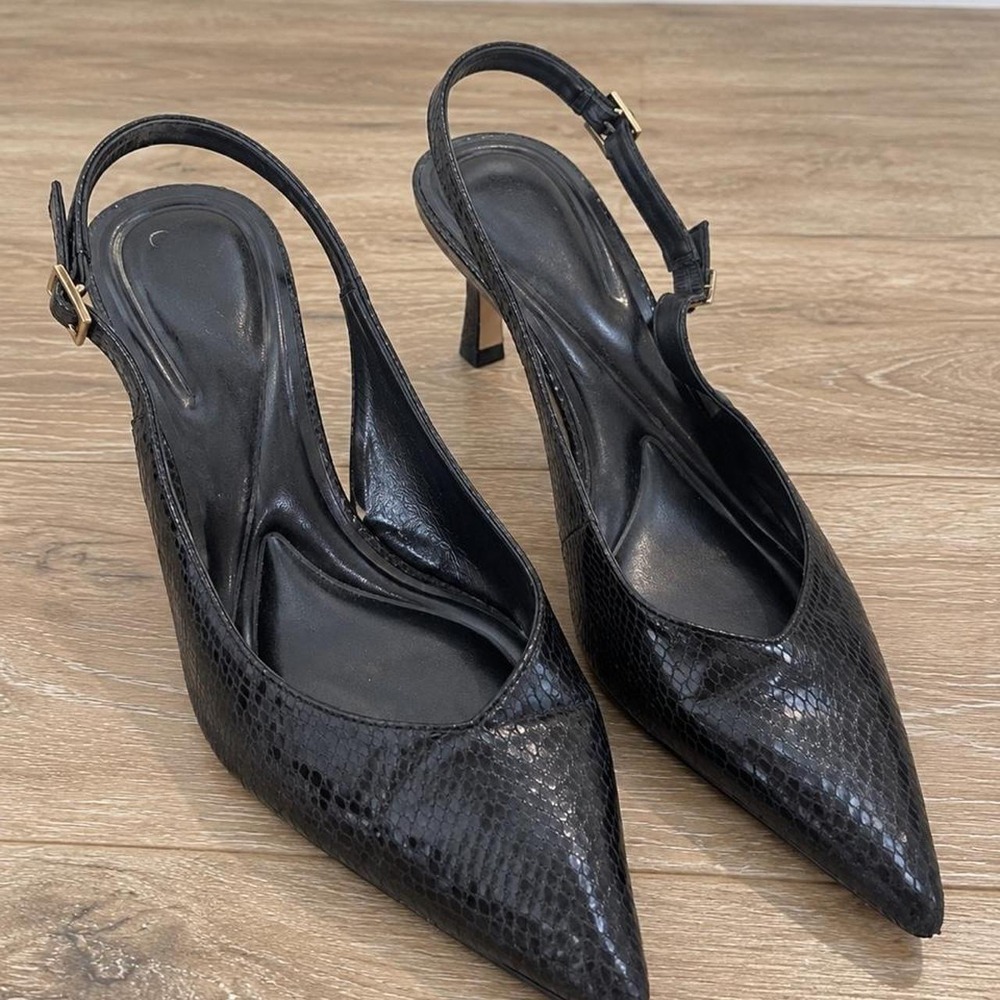 Jessica Simpson Black Snakeskin Pointed Toe Slingback Heels – Size 10